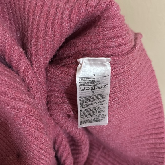 Old Navy Pink V-Neck Cardigan Sweater - Picture 3 of 3